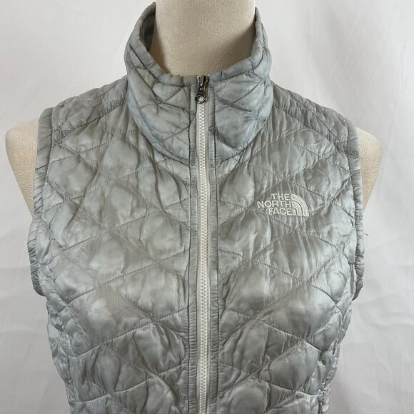 The North Face Quilted Vest S Light Gray Full Zipper Pockets - Picture 3 of 12